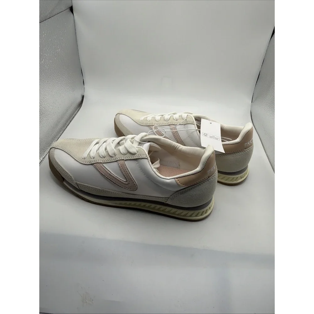 NIB Tretorn‎ Womens Size 7.5 Hailey Leather Upper Sneaker Memory Foam Footbed.